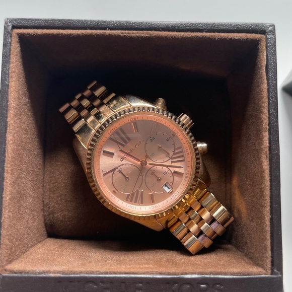 Michael Kors Rose Gold watch - Picture 1 of 9